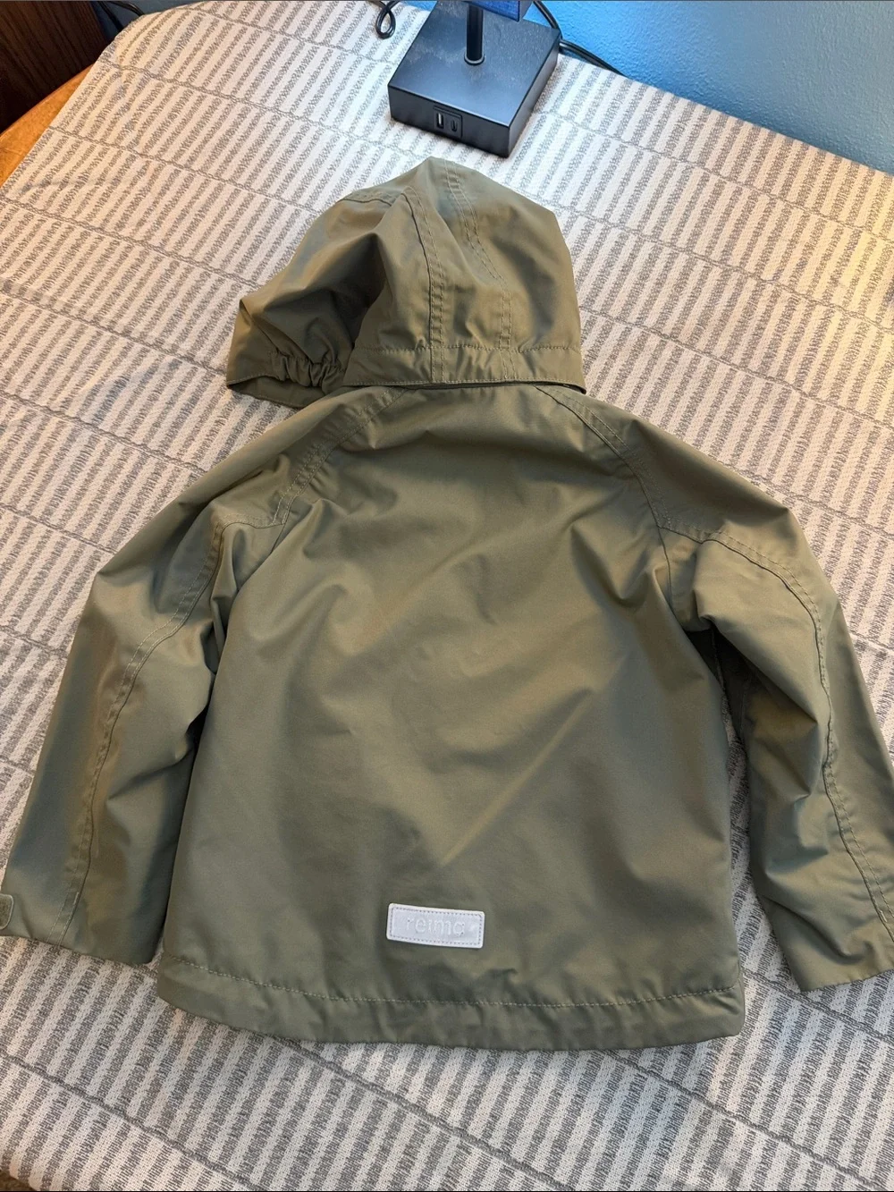 Kids Reina Tec Olive Green Hooded Rain Jacket with Zip Pockets Size 98c/3T New